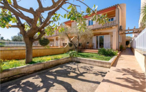 Stunning home in Port d'Alcúdia with WiFi and 4 Bedrooms